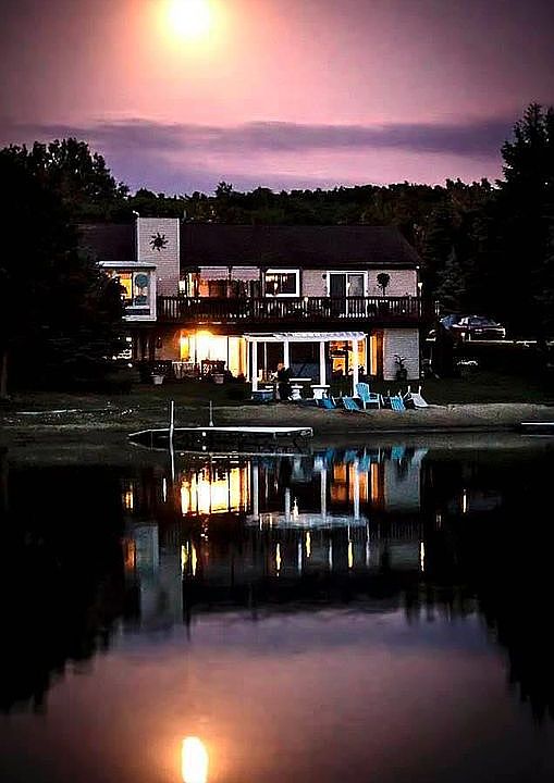 1st image of 610 Lakes Edge Dr