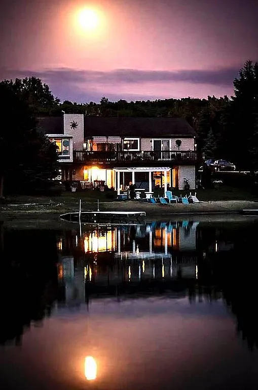 610 Lakes Edge Dr photo 1