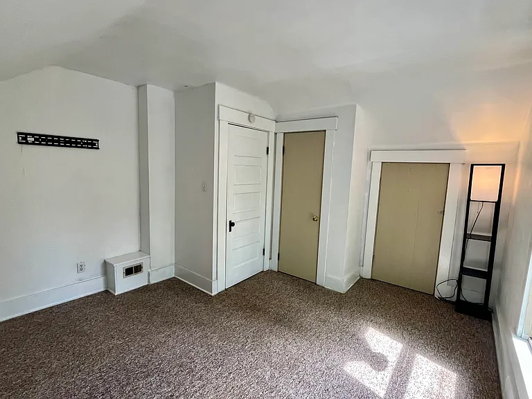 1109 S A St — Photo 15