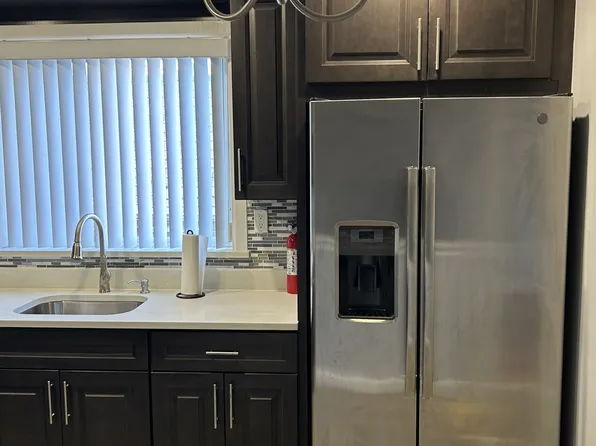 942 East 85th Street image 2 of 12