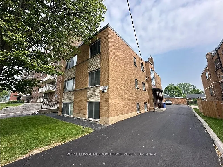 981 Mohawk Rd E #2 — Photo 1