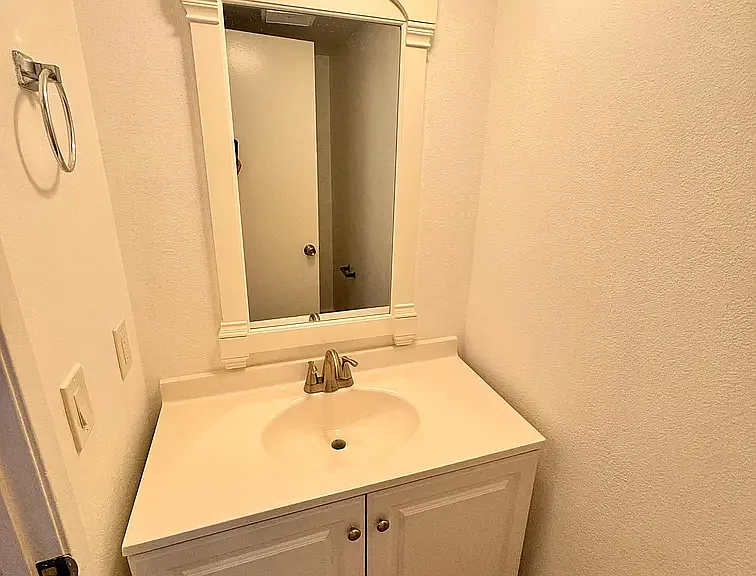 15113 Saticoy St #6 — Photo 11