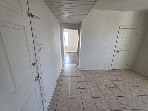 5th image of 730 York St APT 3