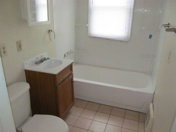 5th image of 1229 Goodland Ave