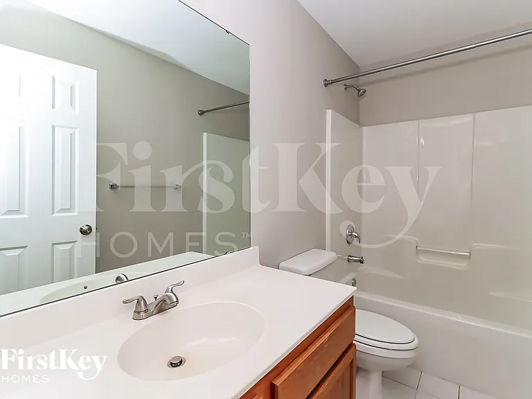 312 Edgemore Ct — Photo 13
