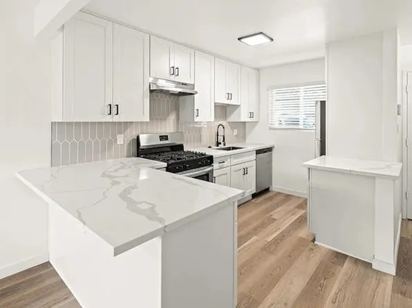 Lyv at Uptown & Main