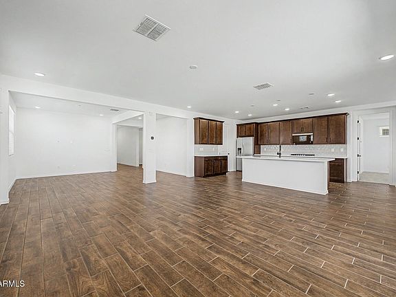 5th image of 34396 N Timberlake Manor