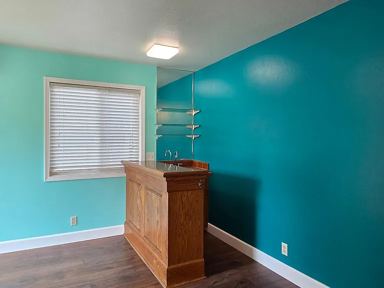 137 Anita Ct — Photo 6