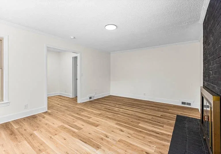 1226 Twin Oak Dr — Photo 6
