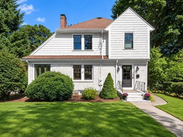 183 Lagrange St, West Roxbury, MA 02132
