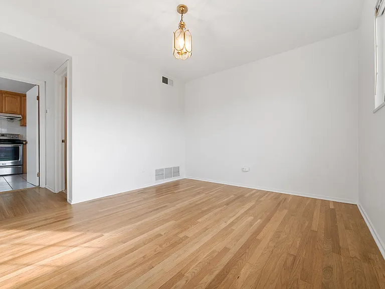 21 Windward Dr — Photo 3