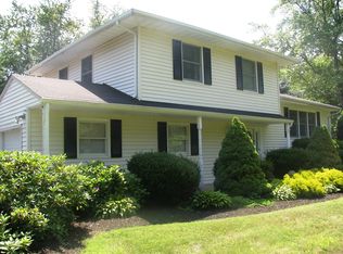 113 Cherry Tree Ln, Middletown, NJ 07748