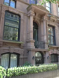 18 East 63rd Street in Lenox Hill