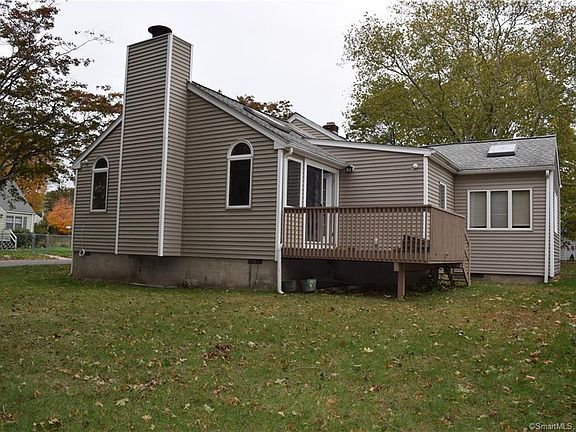 3rd image of 15 Raleigh Rd