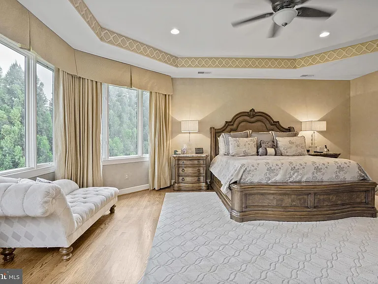 9864 Walker Glen Ct — Photo 47