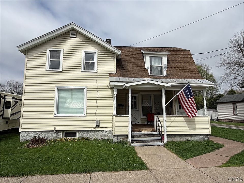 1st image of 108 Lewis St