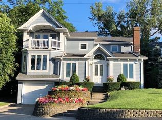 135 Shore Dr, Portage, IN 46368