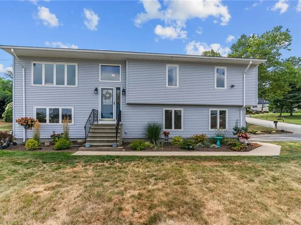 6 Island View Dr, Warwick, RI 02886