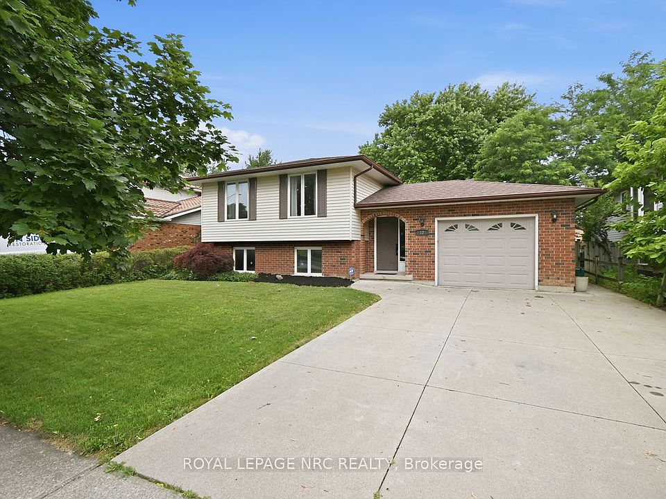 1st image of 12 Harvest Oak Dr