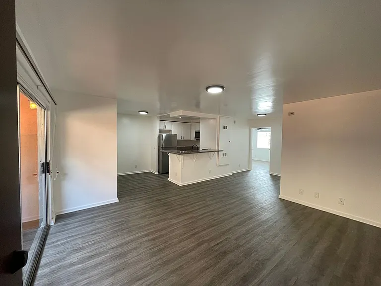 VRA27 LLC- "Villa Regency Apartments" — Photo 11