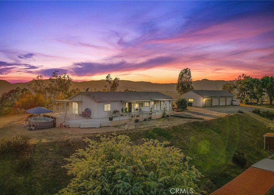 1st image of 23635 Jefferson Ave