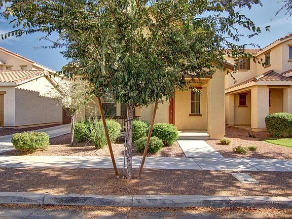 Martingale Front Yard