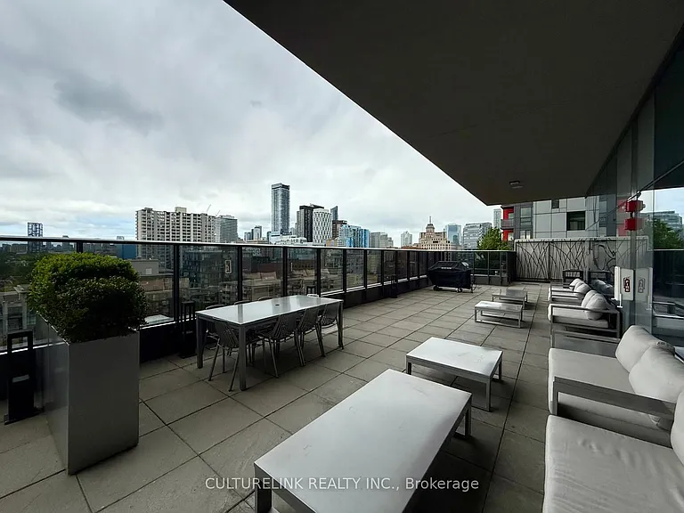 330 Richmond St W #1607 — Photo 24