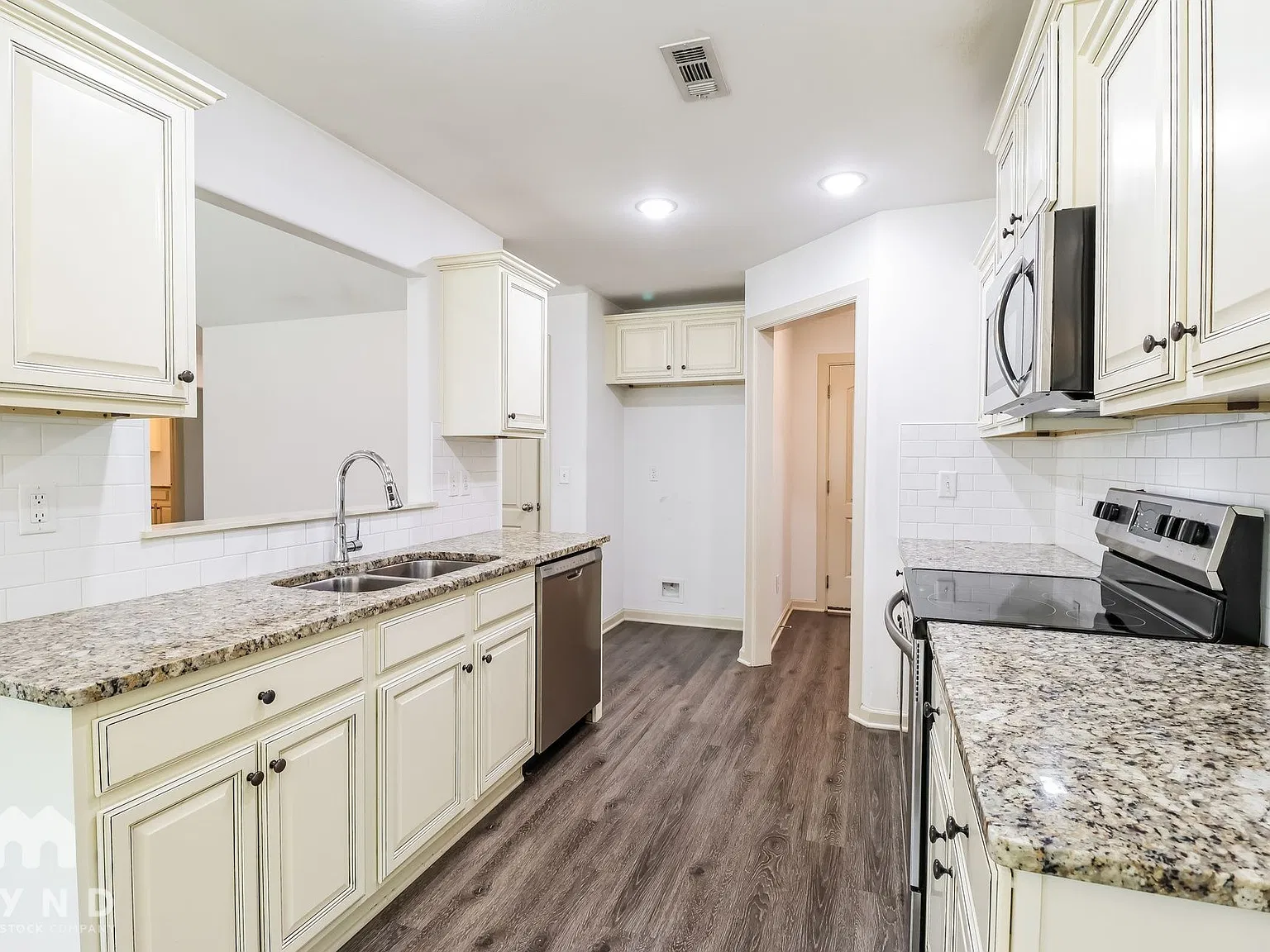 4 bed, 2.0 bath, 1723 sqft, $1,730 — Photo 2
