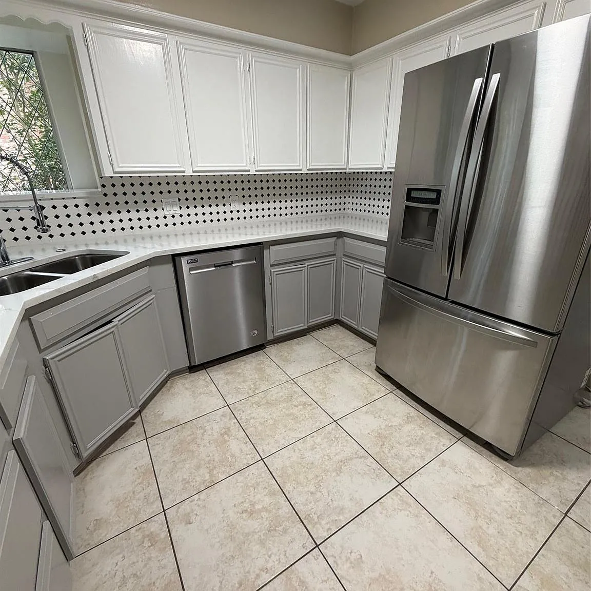 4 bed, 3.5 bath, 2743 sqft, $2,450 — Photo 4