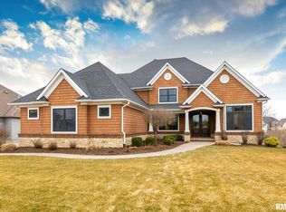 5982 Cardinal Rd, Bettendorf, IA 52722