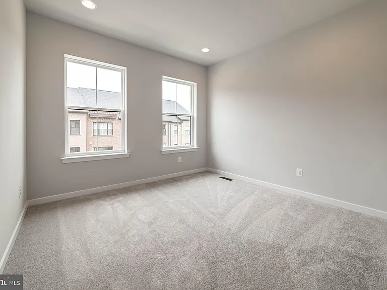 6227 Almerico Pl — Photo 57