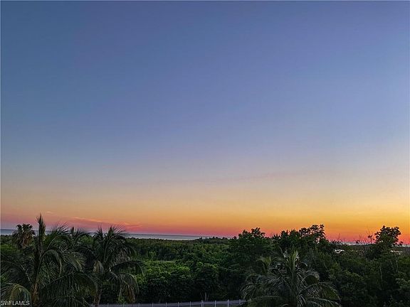3rd image of 440 Seaview Ct APT 303