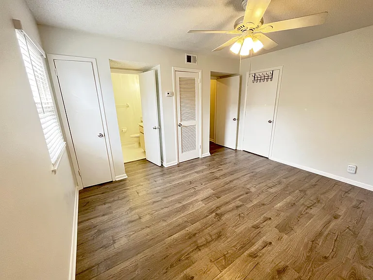 2124 Fairfax Ave #107 — Photo 2