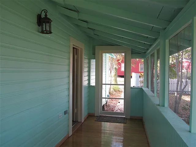 1 bed, 1.0 bath, $850 — Photo 3