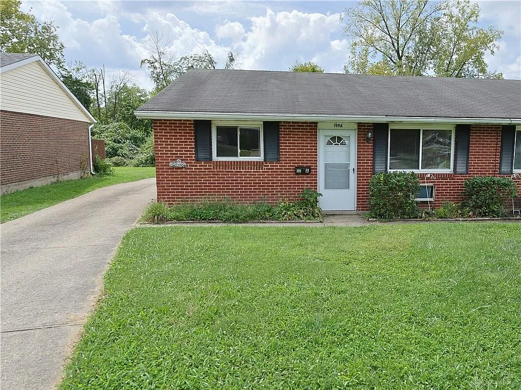2 bed, 1.0 bath, 945 sqft, $1,395 — Photo 1