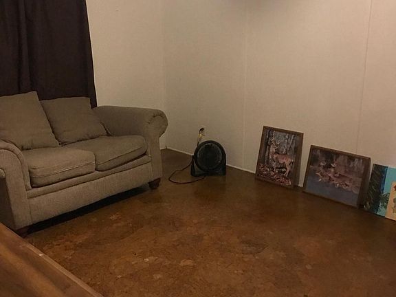 5th image of 4962 Cambridge Dr