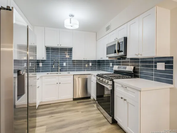 2420 MCCULLOUGH AVE #221, San Antonio, TX 78212