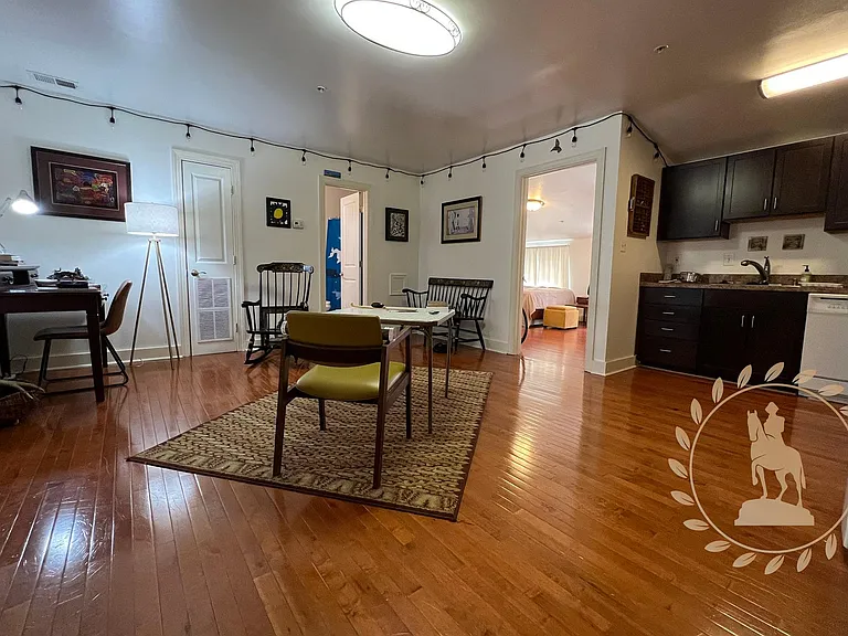 513 Park Ave #404 — Photo 3