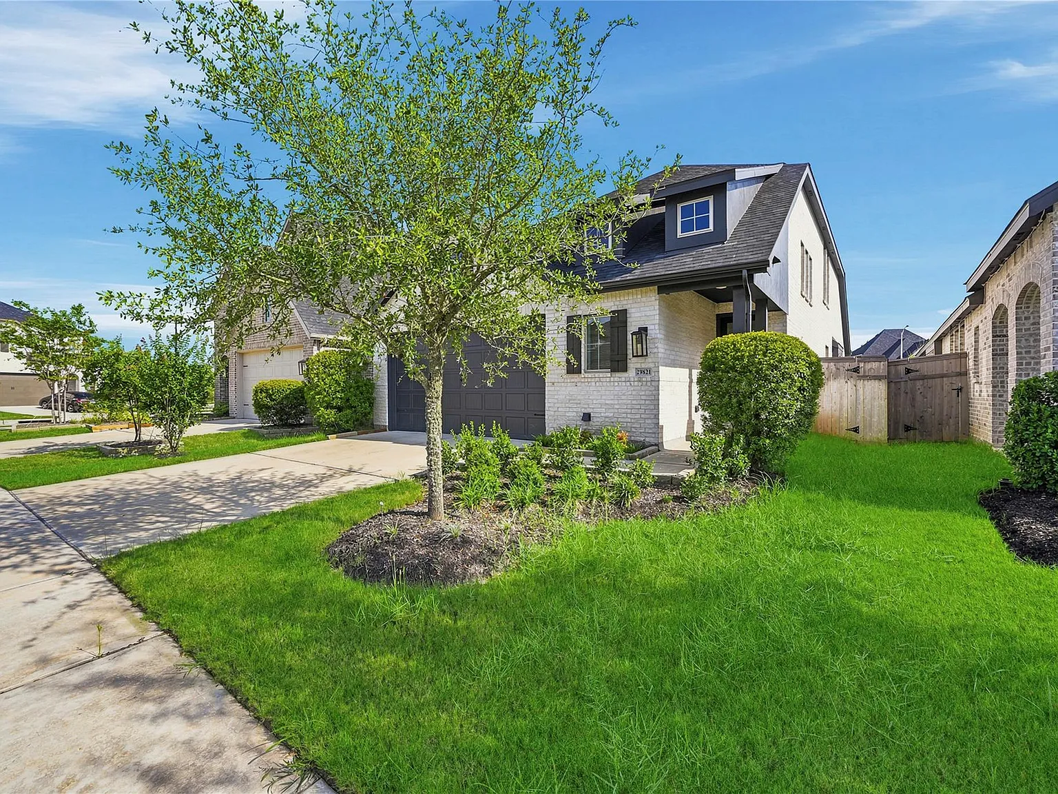 4 bed, 3.0 bath, 2275 sqft, $2,995 — Photo 3