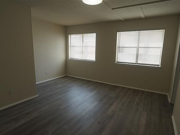 4th image of 11049 Albury Dr
