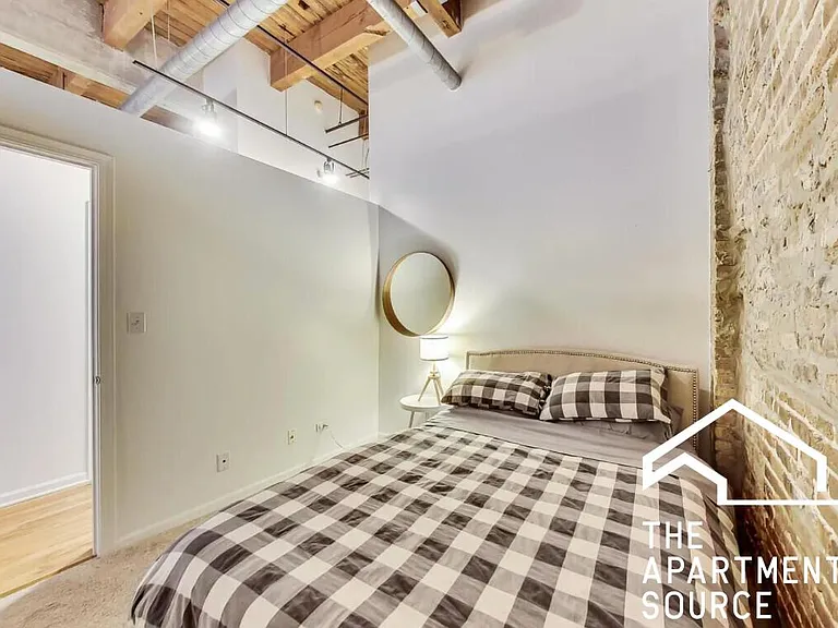 215 N Aberdeen St #201 — Photo 13