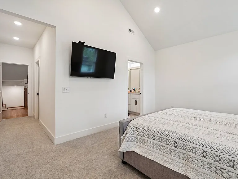1301B Katie Ave — Photo 13
