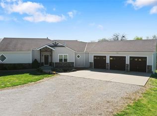 11112 E 227th St, Peculiar, MO 64078