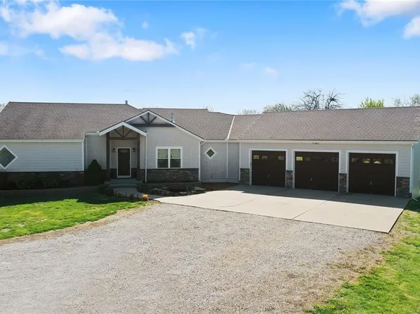 11112 E 227th St, Peculiar, MO 64078