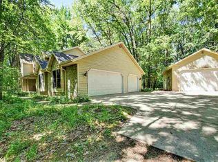 2799 E Kenlar Cir, Green Bay, WI 54313