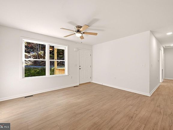 5th image of 321 Windsong Rd