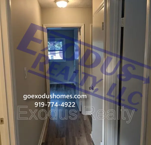 5812 Shenandoah Dr — Photo 8