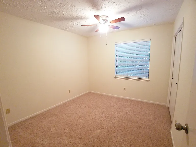 2111 Echo Rdg — Photo 30