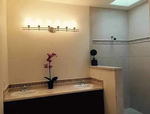 5 bed, 2148 sqft, $1,050 — Photo 4