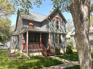 201 7th Ave NW, Mount Vernon, IA 52314
